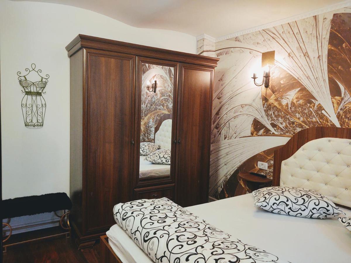 Cezari Aparthotel Brasov Exterior photo